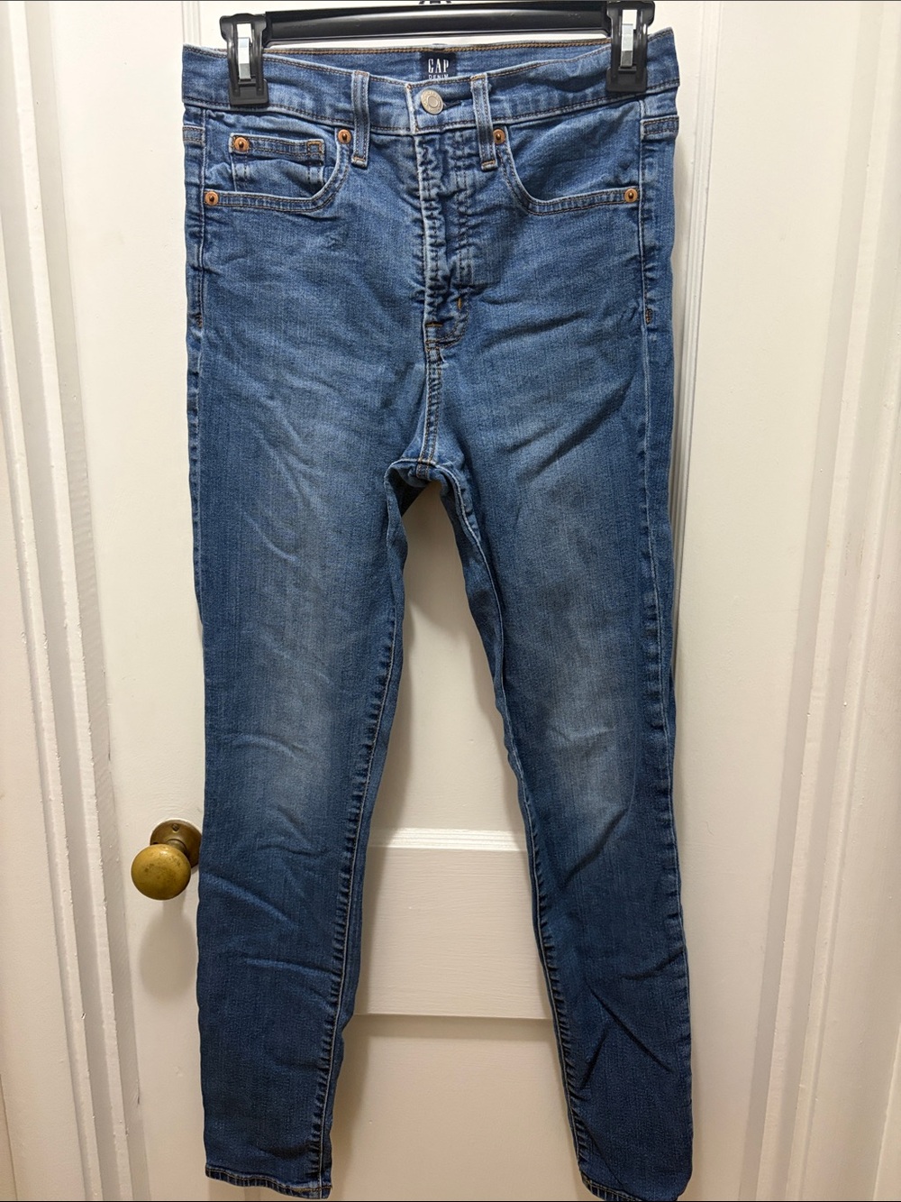 GAP Women's Medium Wash Skinny Jeans